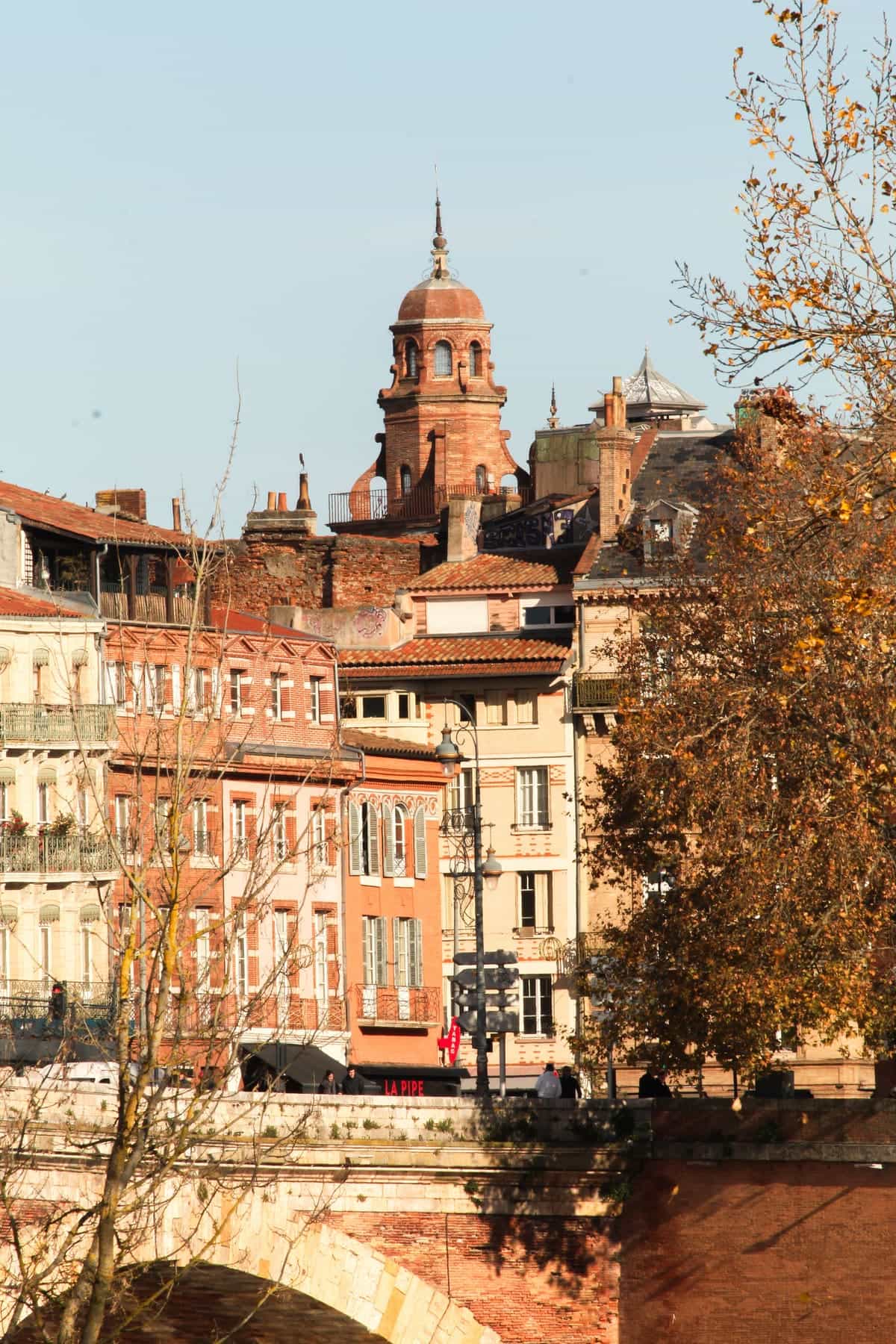 The quays of the Garonne in Toulouse at golden hour